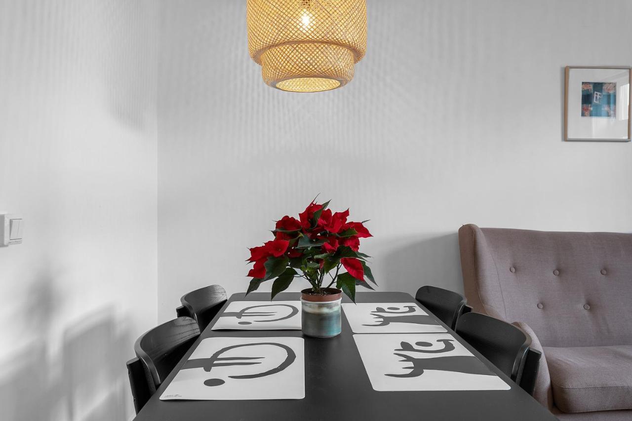 Sunny Reykjavik Apartment Bagian luar foto